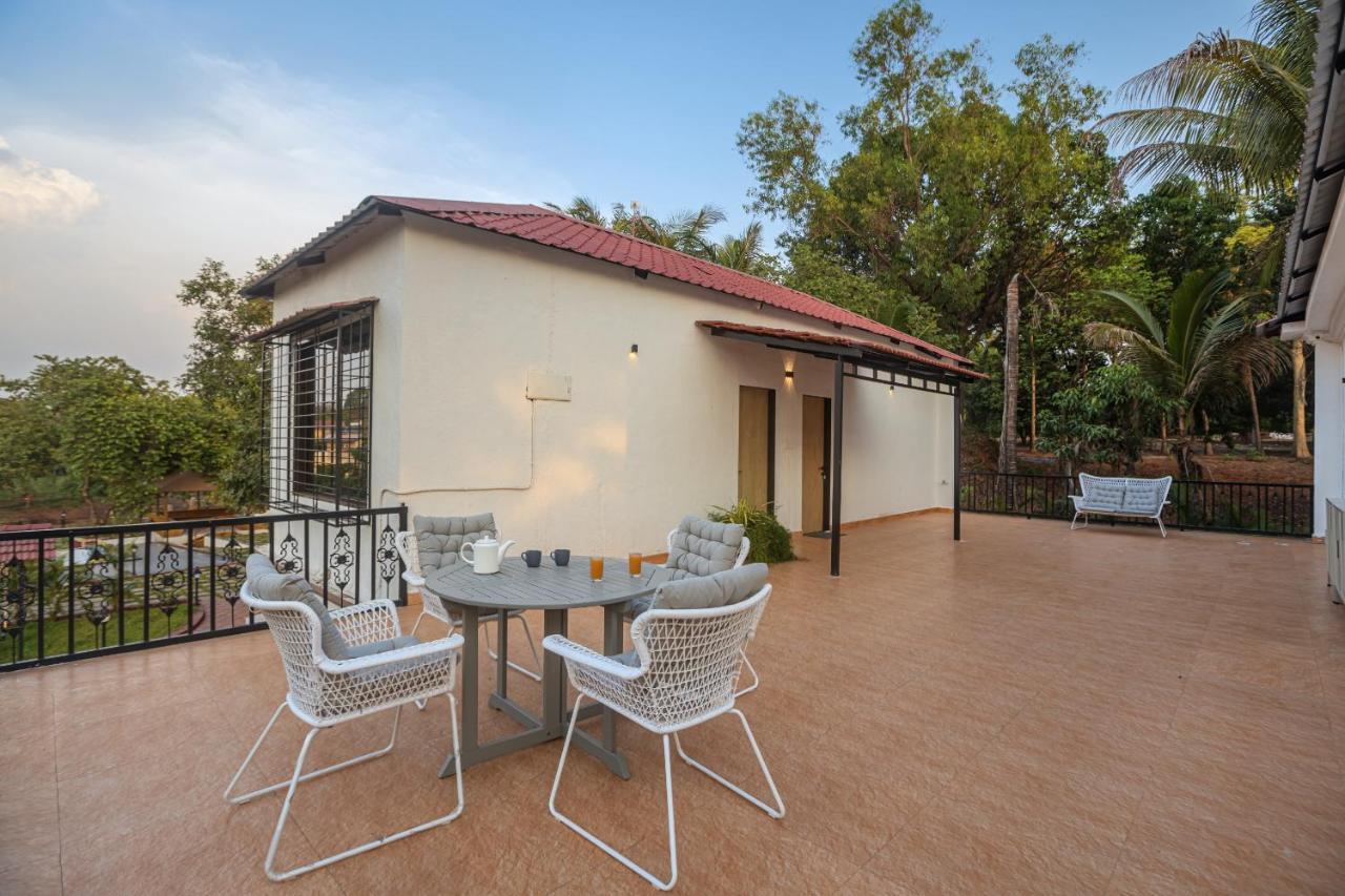 Saffronstays Riverfront Manor, 5-Bdr Pool Villa By Pej River Карджат Экстерьер фото