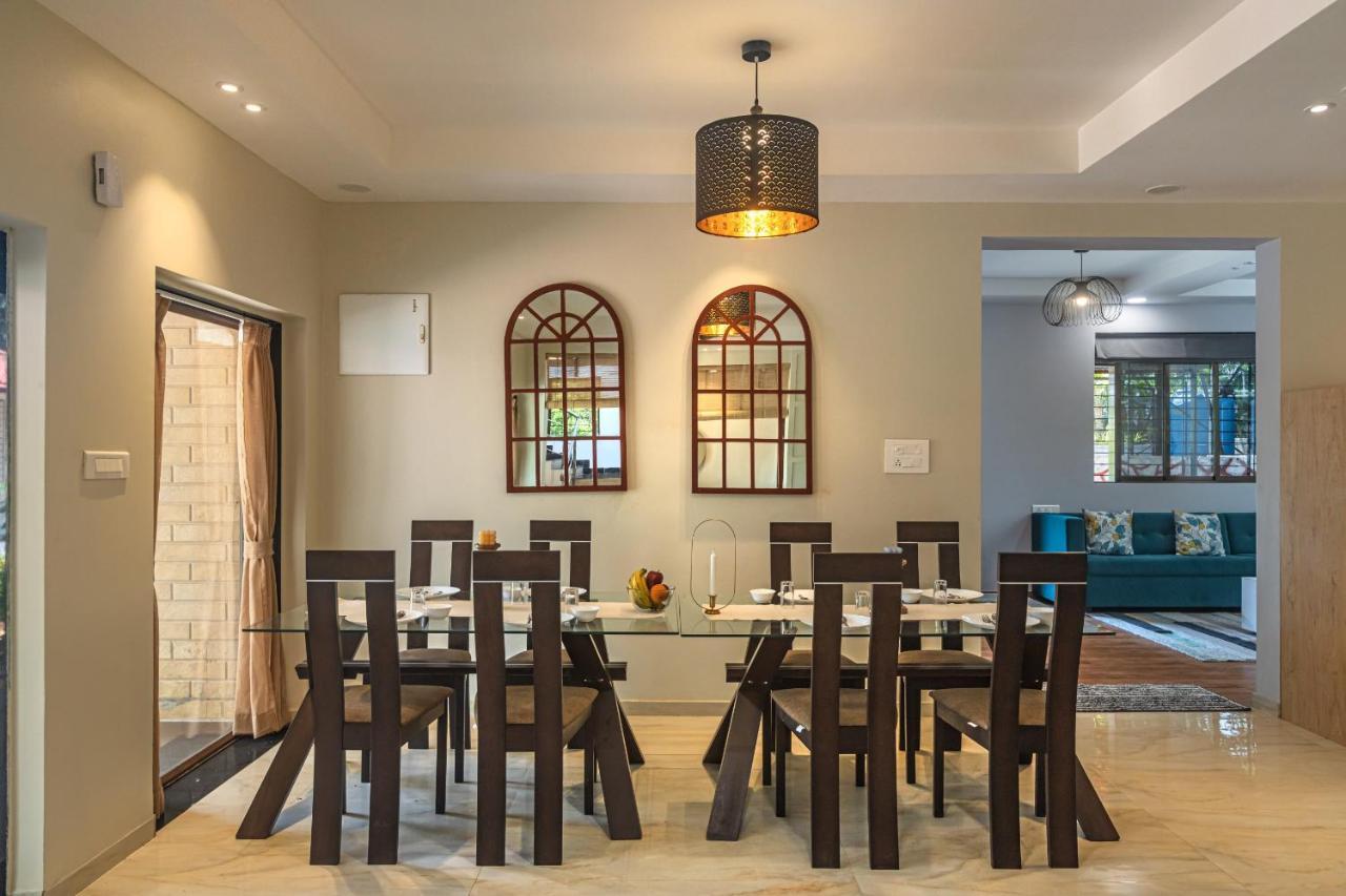 Saffronstays Riverfront Manor, 5-Bdr Pool Villa By Pej River Карджат Экстерьер фото
