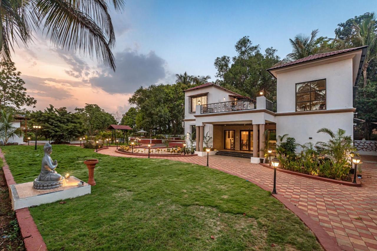 Saffronstays Riverfront Manor, 5-Bdr Pool Villa By Pej River Карджат Экстерьер фото