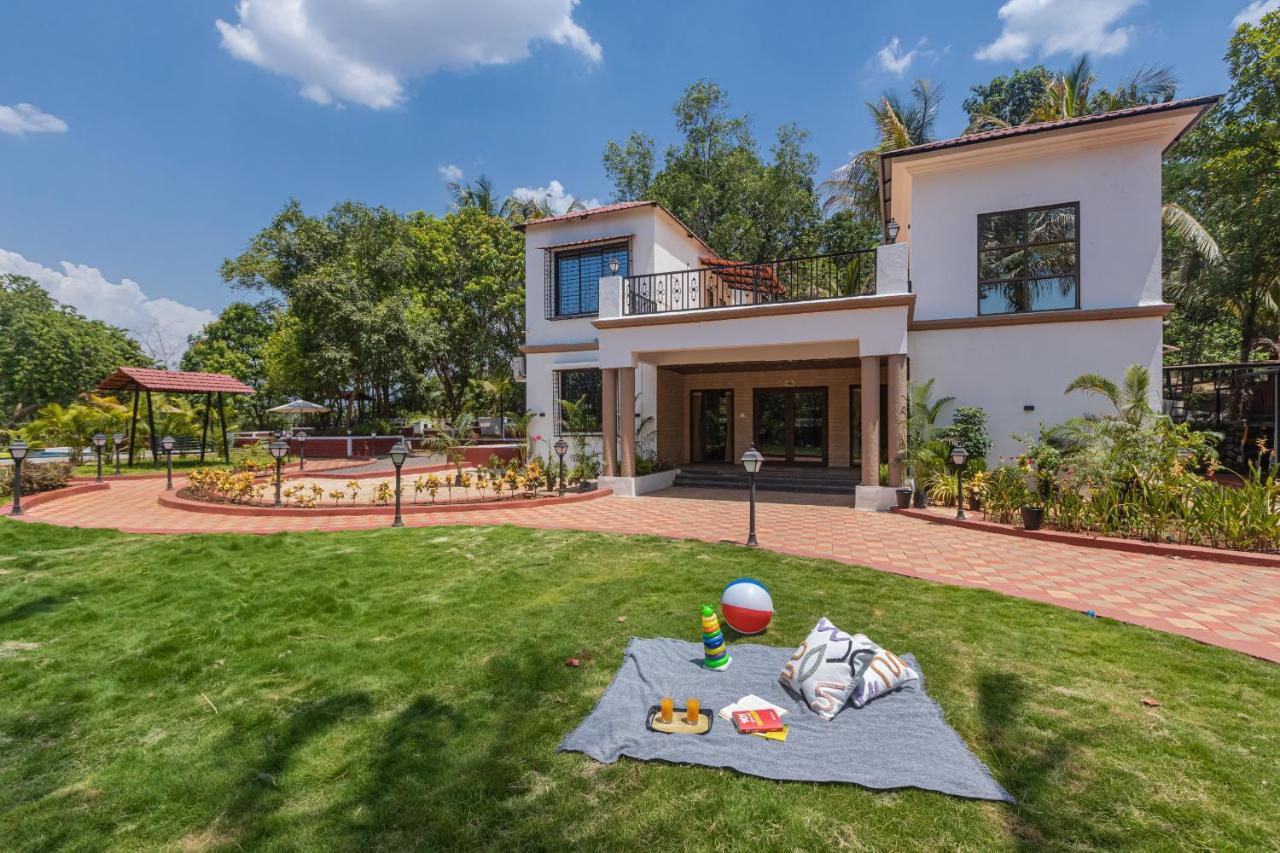 Saffronstays Riverfront Manor, 5-Bdr Pool Villa By Pej River Карджат Экстерьер фото